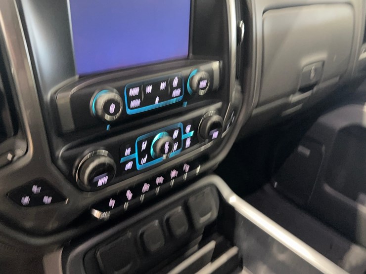 2018-chevrolet-silverado-1500-ltz-image-23