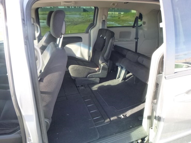 2014-dodge-grand-caravan-image-7