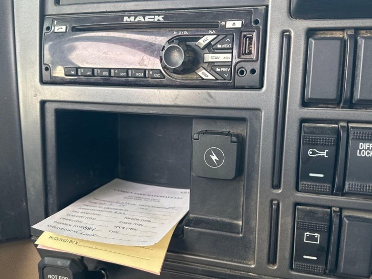 2019-mack-gr64b-quad/a-dump-truck-image-26