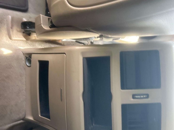 2013-mercedes-benz-gl450-image-23