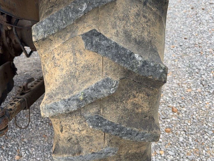 new-holland-tt55-image-14