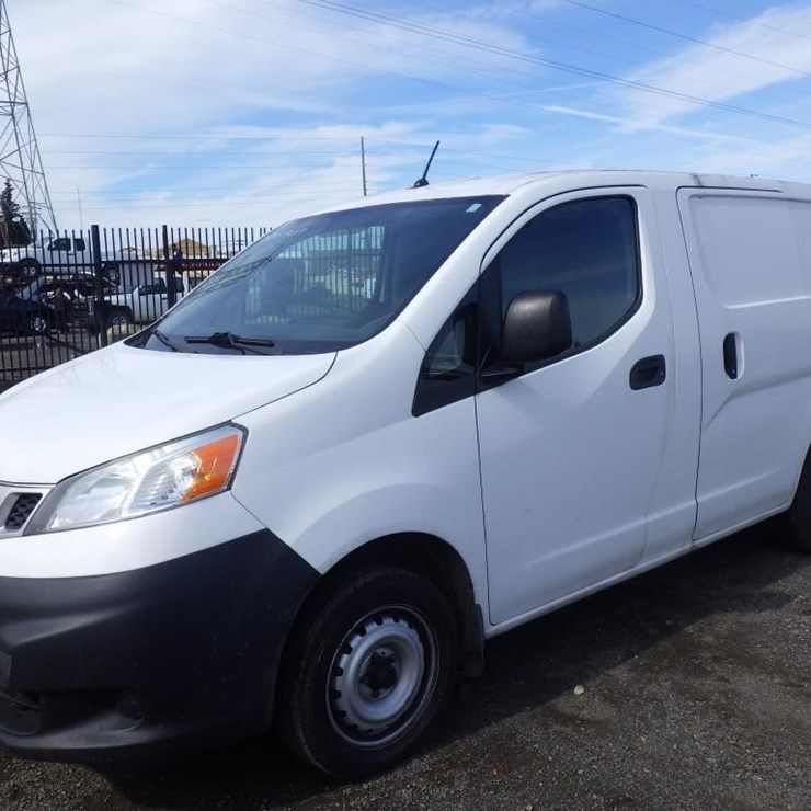 2017 NISSAN NV200
