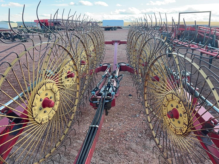 tonutti-v14-v-rake-image-7