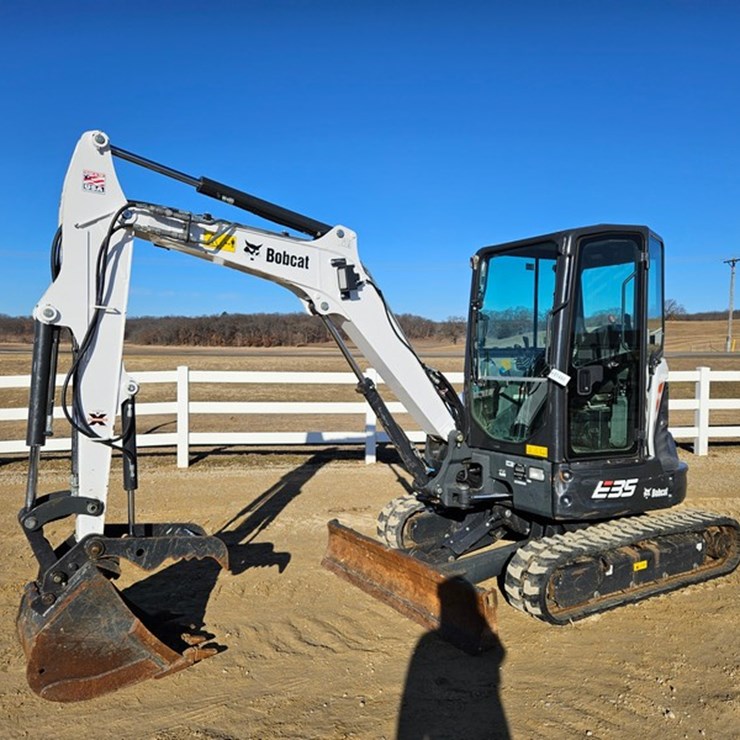 BOBCAT E35i
