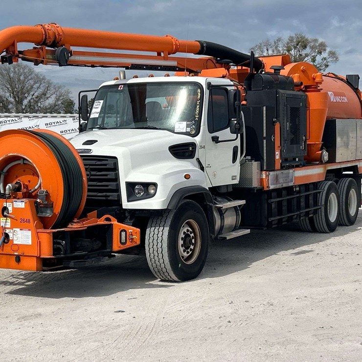 2020 FREIGHTLINER 114SD