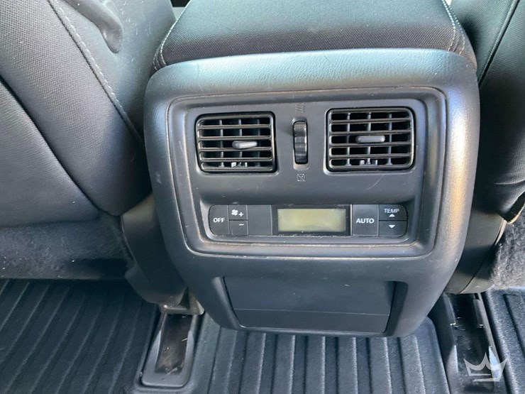 2017-nissan-pathfinder-image-27