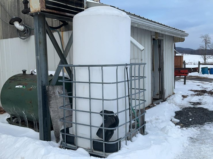 #216-•-poly-tank-image-2