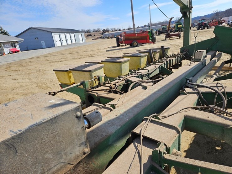 john-deere-7000-image-30