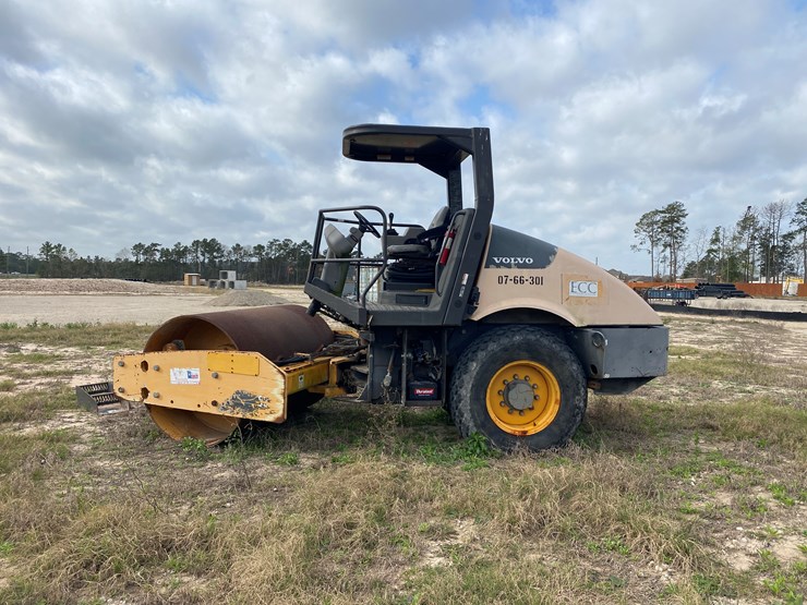 2013-volvo-sd70-image-1