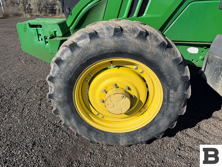 2013-john-deere-6125r-image-14