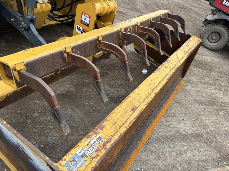 2018-deere-210lep-image-17