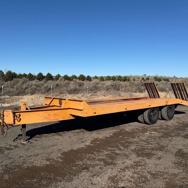 1973 General Flatbed Trailer