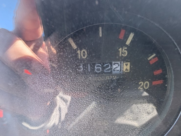 massey-ferguson-383-image-14