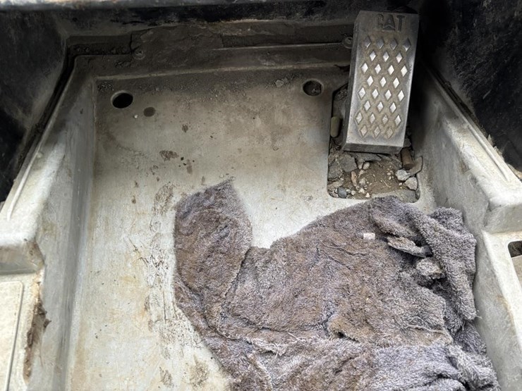 caterpillar-246c-image-30