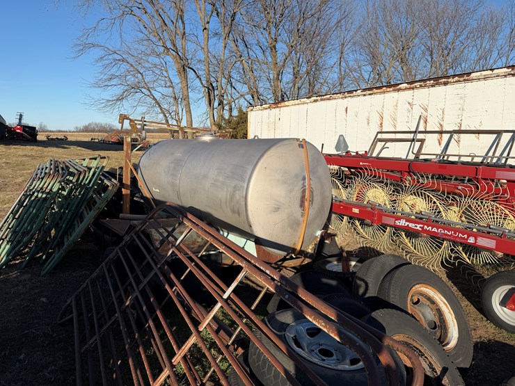 #209025-•-used-water-trailer-image-1