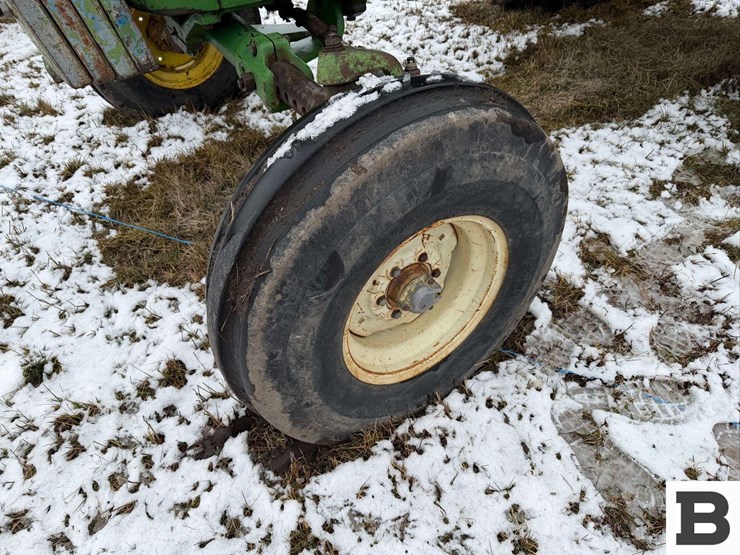 john-deere-4010-image-10