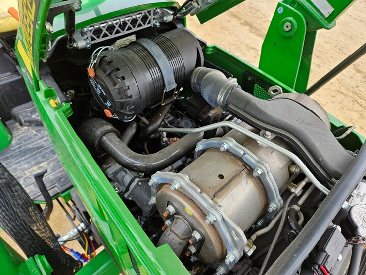 2025-john-deere-2038r-image-14
