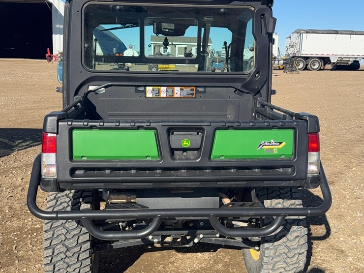 2023-john-deere-gator-image-5