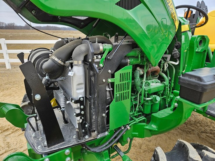 2024-john-deere-5067e-image-9
