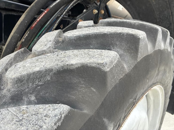 2015-case-ih-patriot-3340-image-43