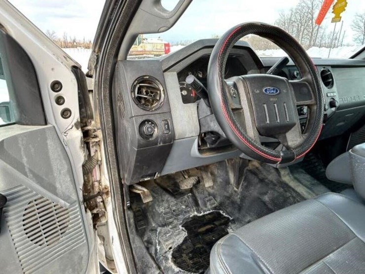 2015-ford-f550-xl-image-15