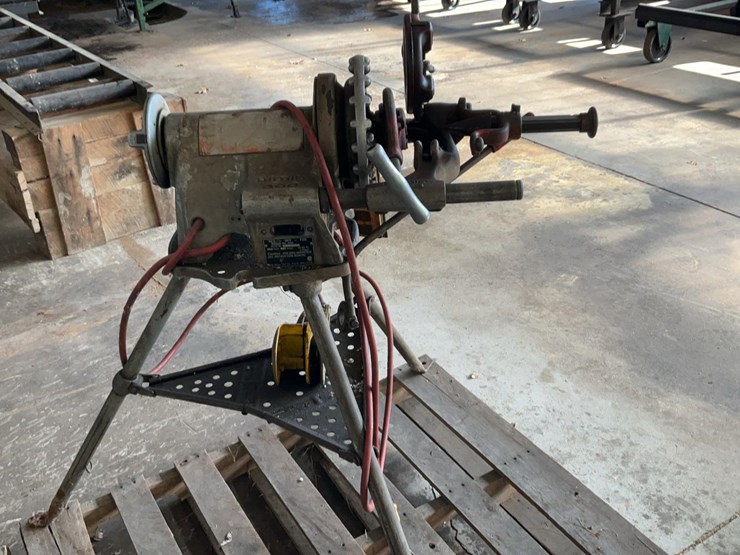 #243-•-ridgid-300-pipe-threader-image-3