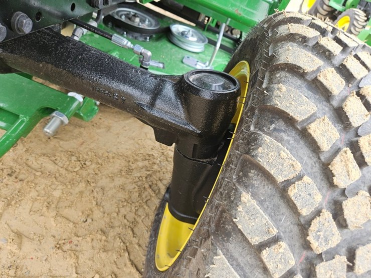 2025-john-deere-2038r-image-40