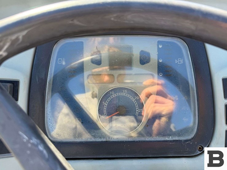 new-holland-t4030f-image-44