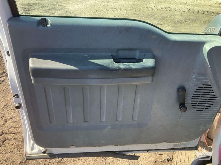 2015-ford-f550-image-11