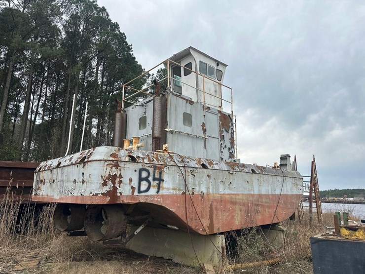 feltons-boat-30x14-needs-engine-image-1
