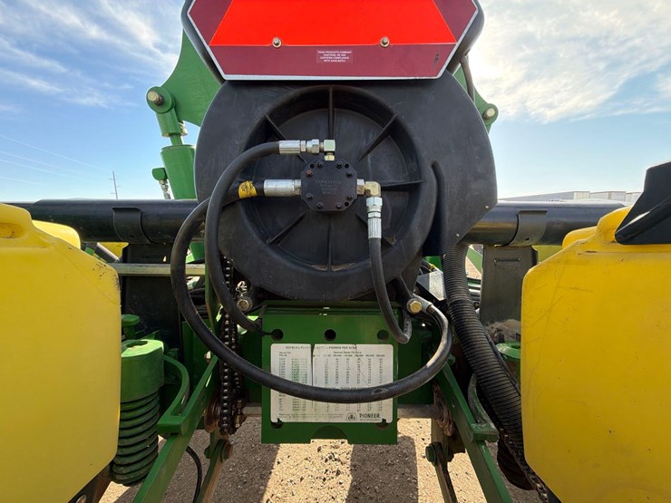 john-deere-1760-image-24