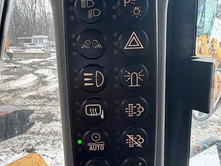 2014-caterpillar-962k-image-22