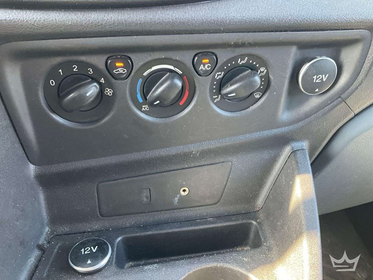 2016-ford-transit-image-16