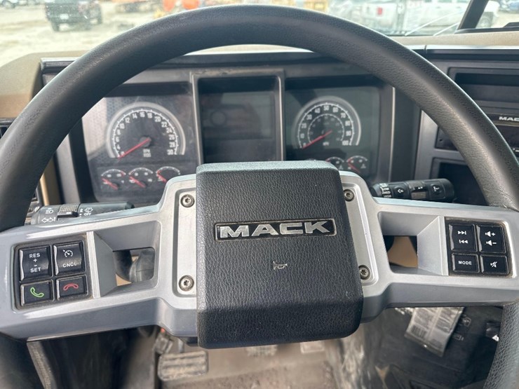 2019-mack-gr64b-quad/a-dump-truck-image-28