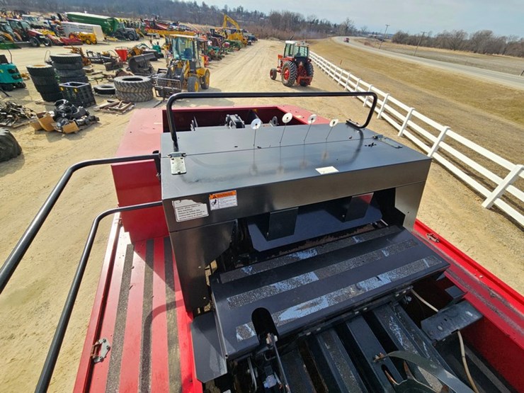 new-holland-bb940a-image-27