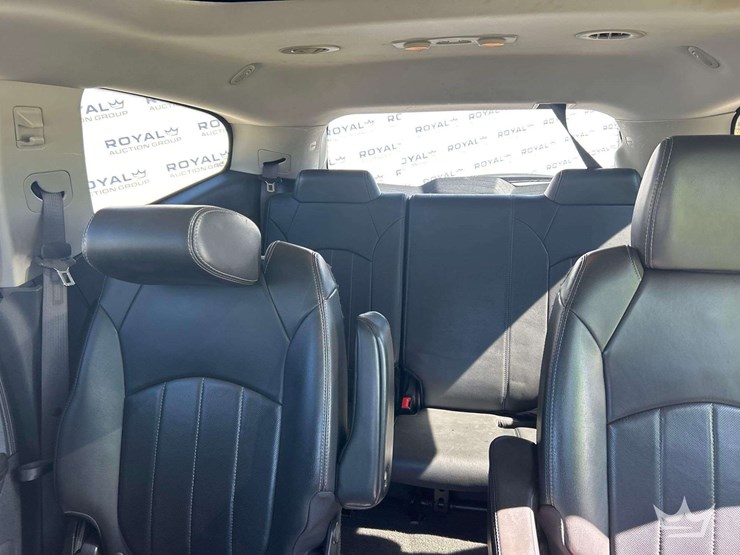 2015-chevrolet-traverse-image-19