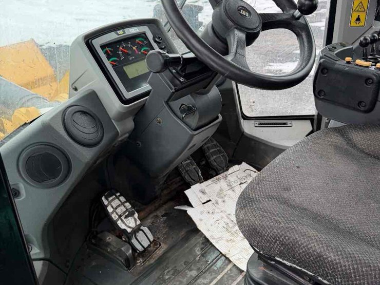 2014-caterpillar-962k-image-16