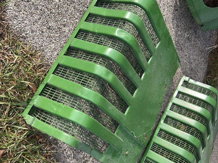 john-deere-model-h-hood-and-grille-panels-image-4