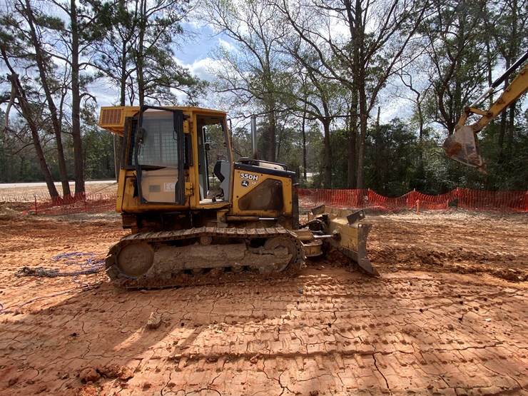 2004-deere-550h-image-2