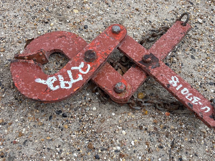 #2792-•-pallet-clamp-image-2