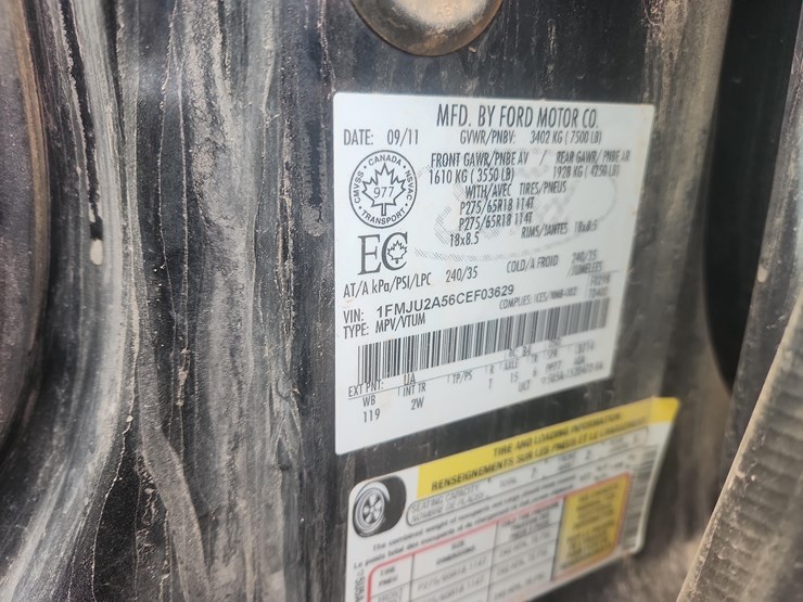 2011-ford-expedition-image-8