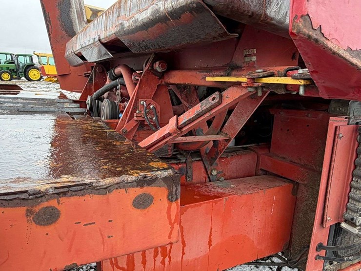 new-holland-1095-image-17