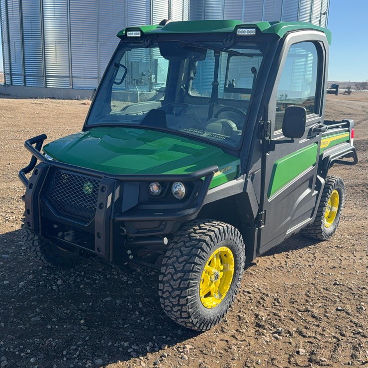2023 JOHN DEERE GATOR