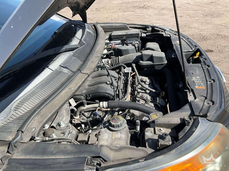 2015-ford-explorer-image-7