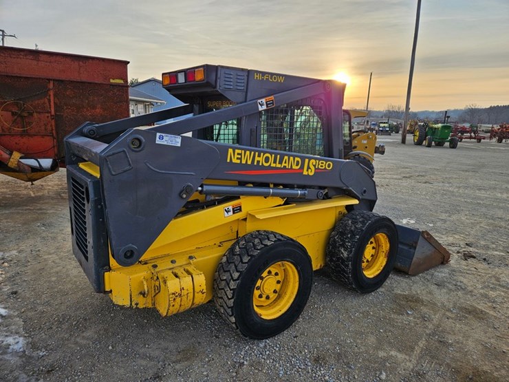 new-holland-ls180-image-5