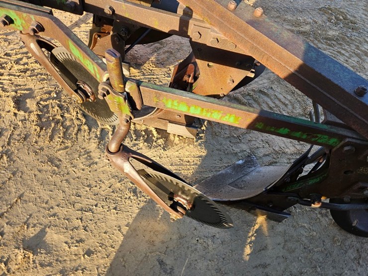 john-deere-125-image-19