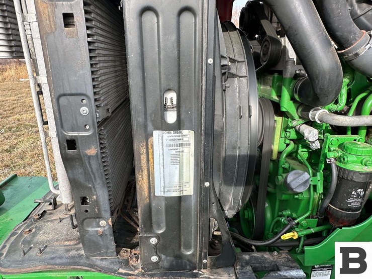 2014-john-deere-6140m-image-15