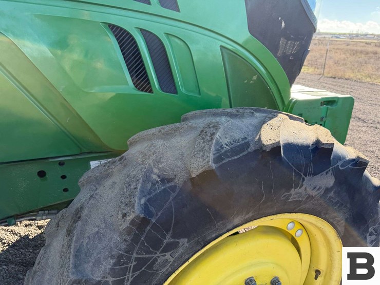 2013-john-deere-6125r-image-46