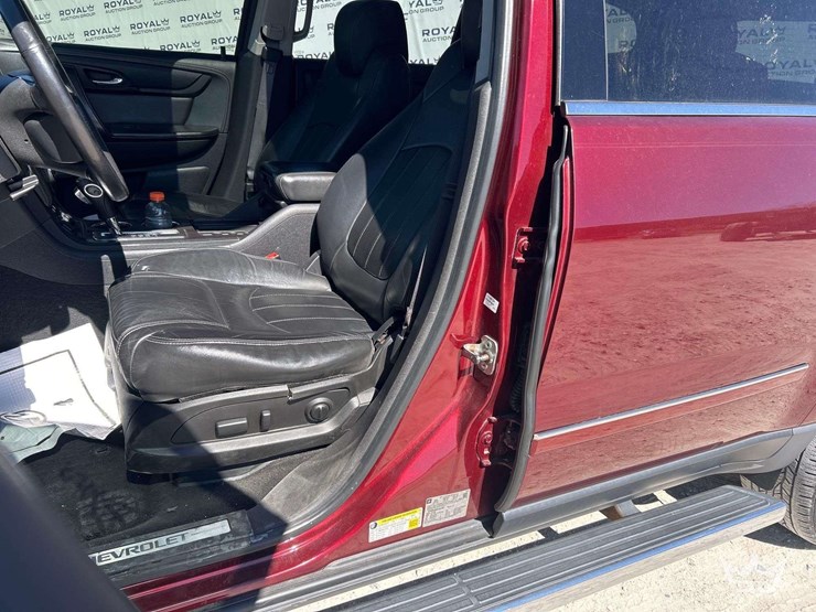 2015-chevrolet-traverse-image-12