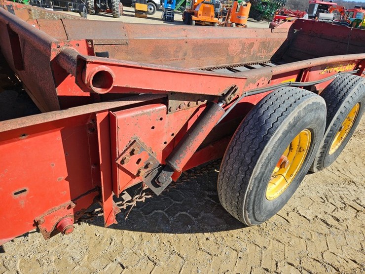 new-holland-185-image-16